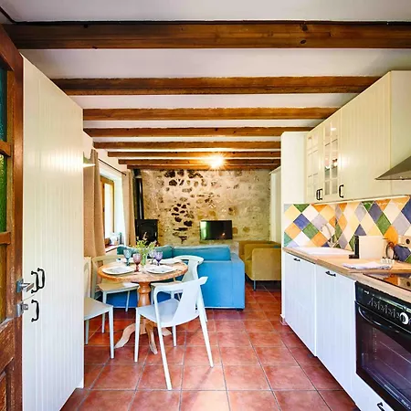 Cruanyes Apartament Sales de Llierca